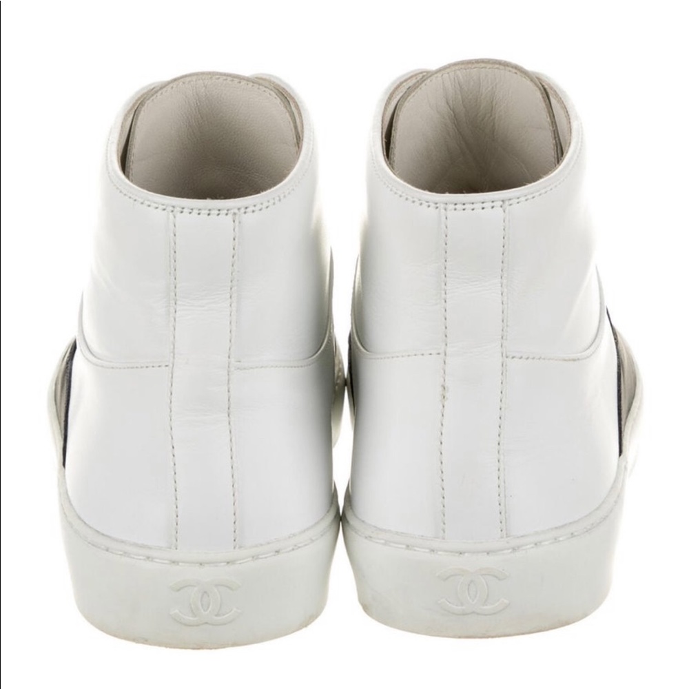 Rare Authentic Chanel Leather Sneakers - Picture 4 of 5